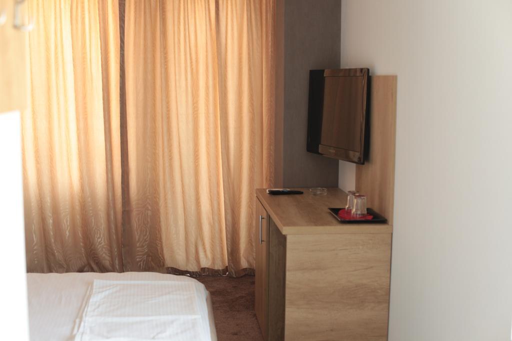 Hypnotique Hotell Năvodari Exteriör bild
